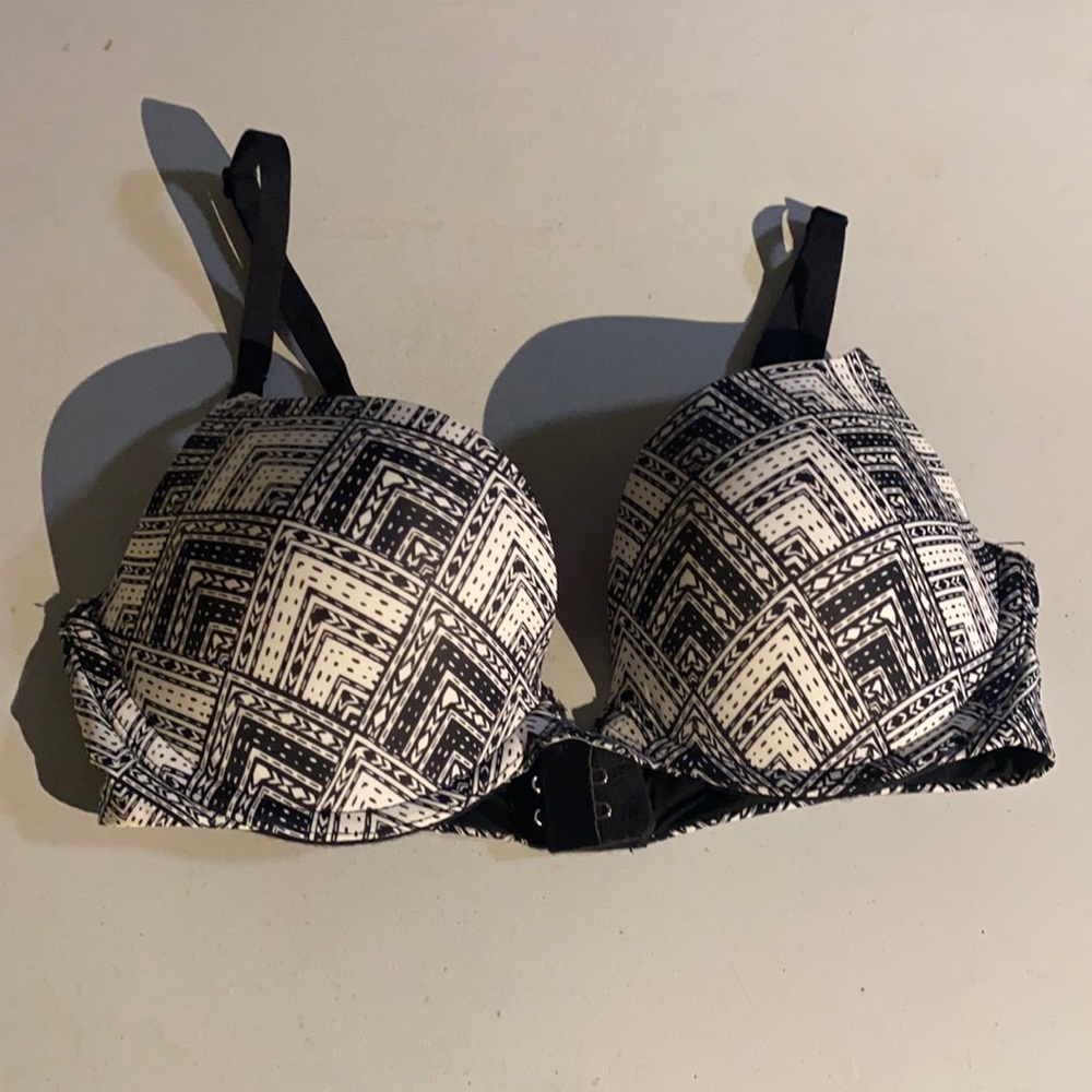 32C Black and White Pattern PINK Push Up